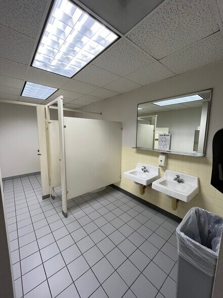 More Photos Of 2770 Som Center Rd, Willoughby Hills Medical For Sale