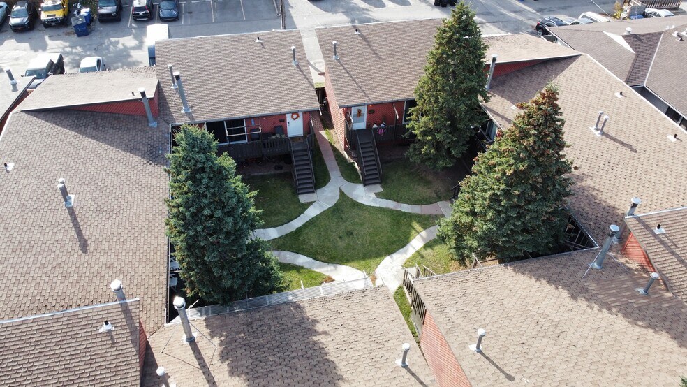 More Photos Of 4607 73 St NW, Calgary Apartments For Sale