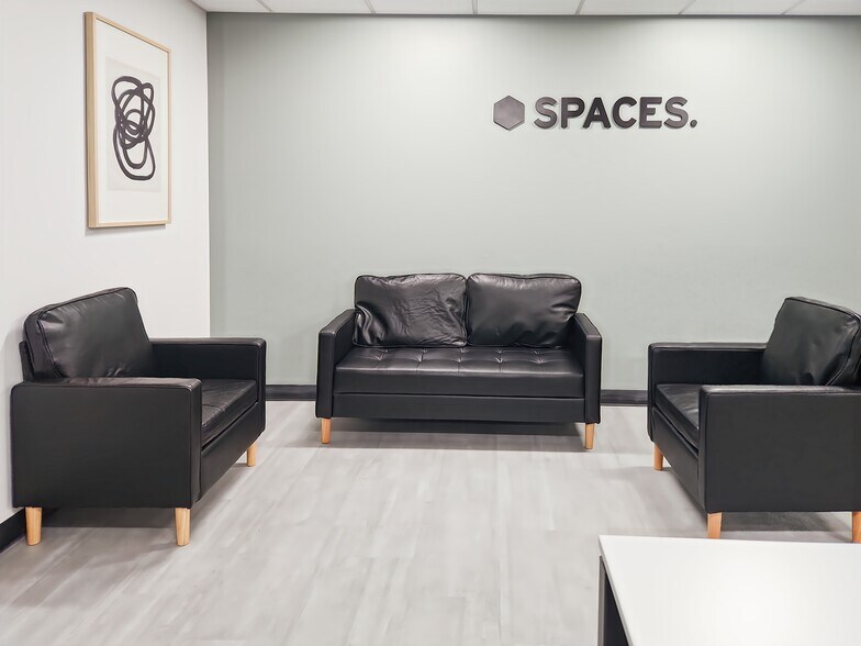 More Photos Of 540 N Broadway, Green Bay Coworking Space