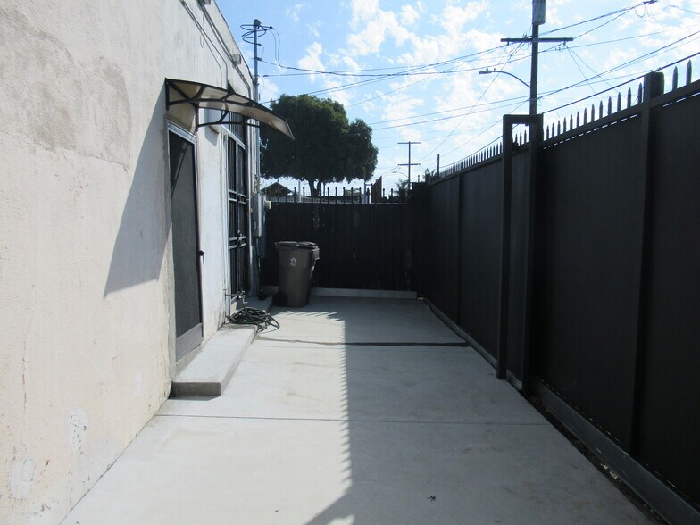 More Photos Of 1820 E Rosecrans Ave, Compton Storefront For Sale