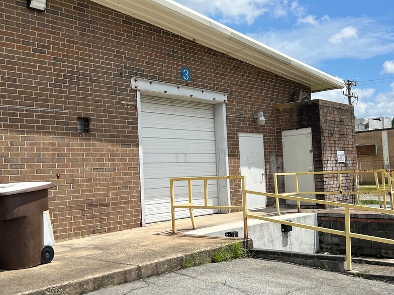 More Photos Of 3008 Executive Dr, Greensboro Light Manufacturing For Lease
