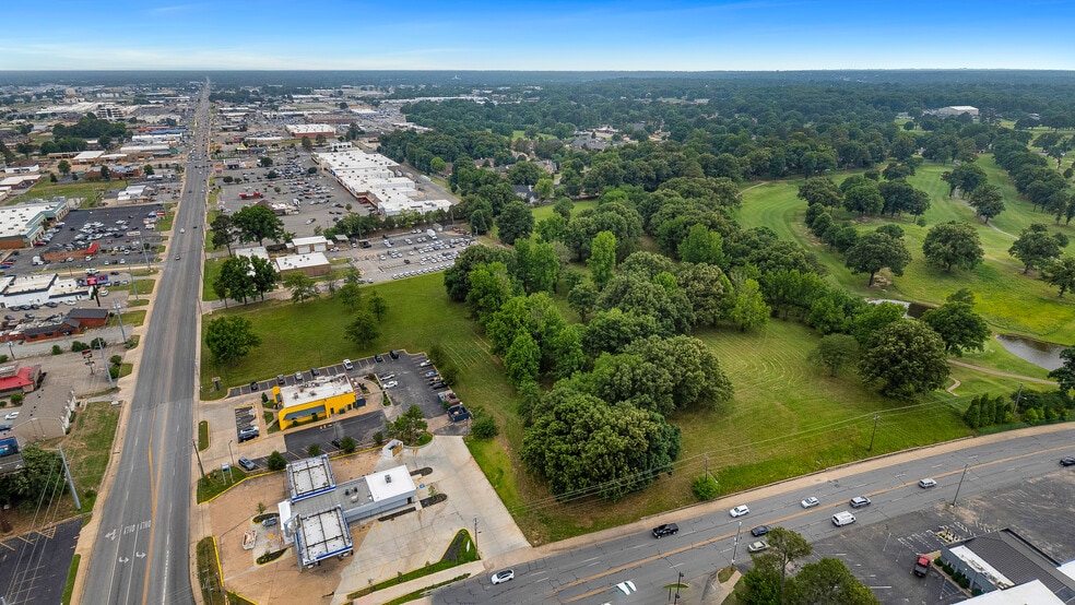 More Photos Of 901 S. Caraway Rd, Jonesboro Land For Sale