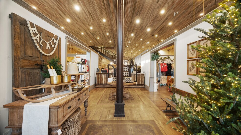 More Photos Of 101 N Elm, Hico General Retail For Sale