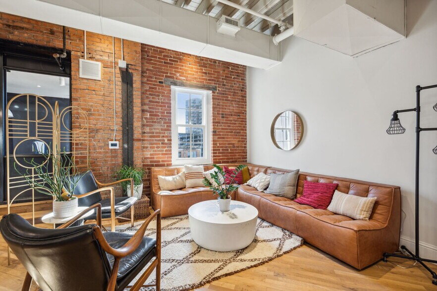 More Photos Of 3309 Elm St, Dallas Office For Sale