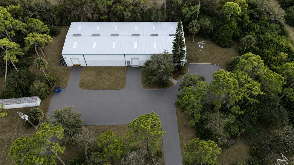 Primary Photo Of 210 Woodland Estates Ave, Ruskin Manufacturing For Sale