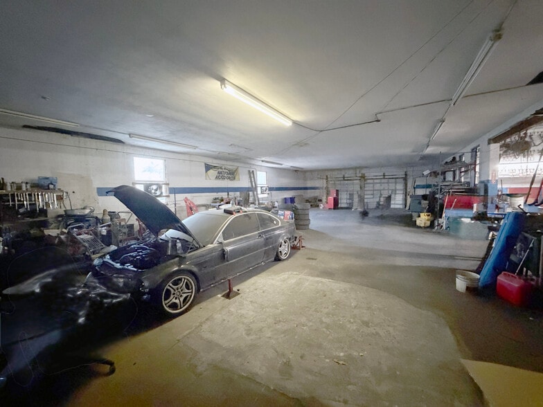 More Photos Of , Fort Lauderdale General Retail For Sale