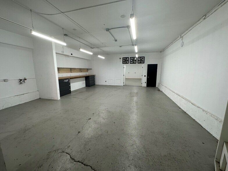More Photos Of 22 Cleveland St, San Francisco Warehouse For Sale
