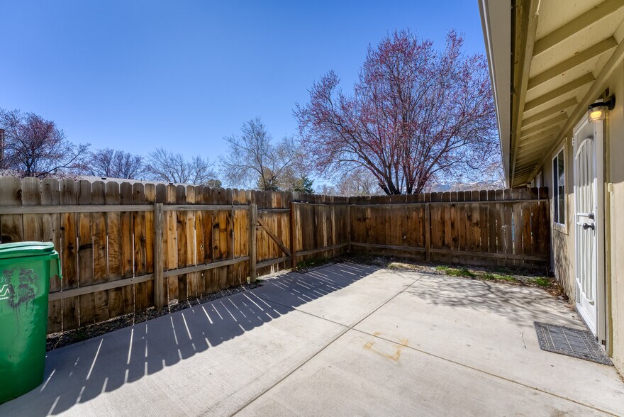 More Photos Of 1517 N Edmonds Dr, Carson City Multifamily For Sale