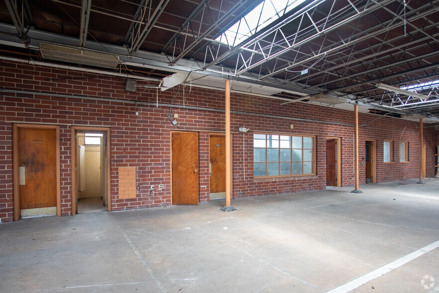 More Photos Of 925 N Ocean St, Jacksonville Manufacturing For Sale