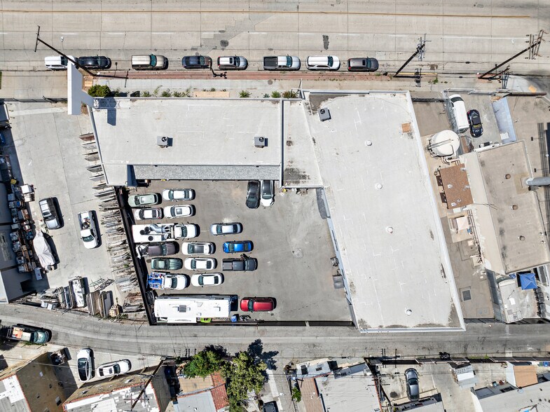 More Photos Of 5013-5017 Telegraph Rd, Los Angeles Light Manufacturing For Sale