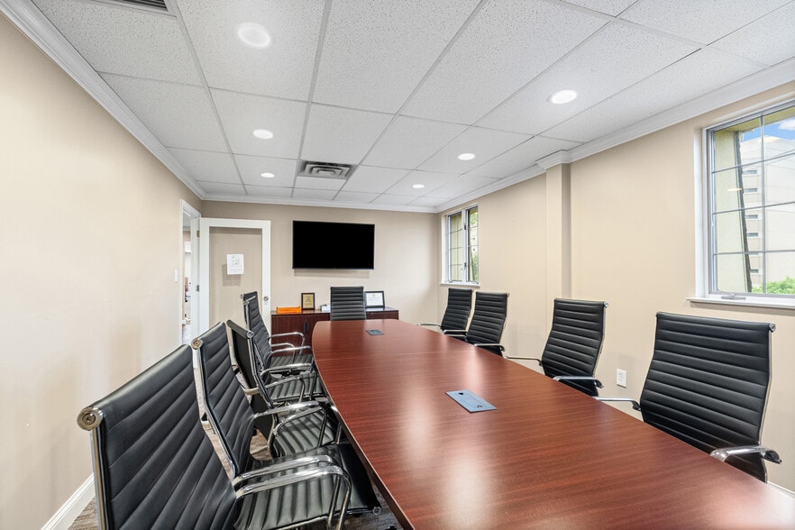 More Photos Of 10521 Judicial Dr, Fairfax Medical For Sale