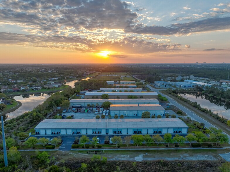 More Photos Of 877 NE 27th Ln, Cape Coral Distribution For Lease