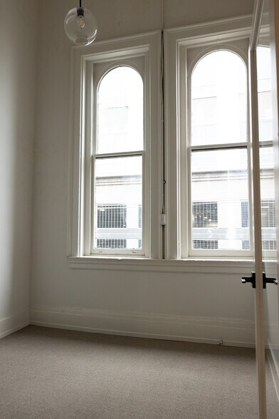 More Photos Of 401-403 Scott Blvd, Covington Storefront Retail Residential For Lease