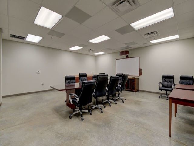 More Photos Of 2201 W South Ave, Ponca City Warehouse For Sale