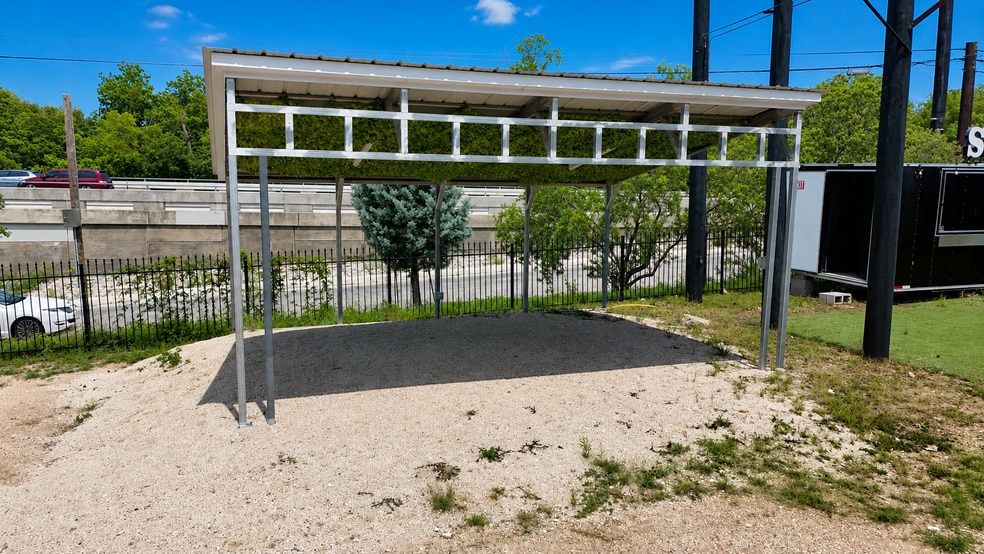 More Photos Of 1916 Austin Hwy, San Antonio General Retail For Lease