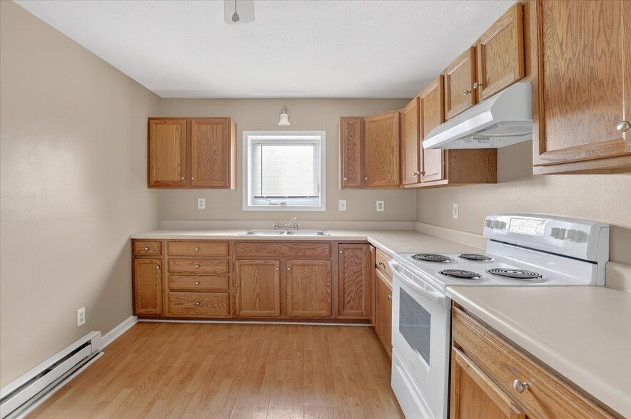 More Photos Of 135 E Main St, Woodville Storefront Retail Residential For Sale