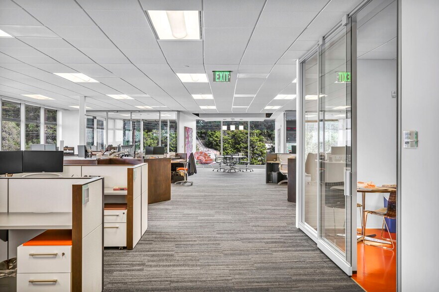 More Photos Of 6300 Bee Caves Rd, Austin Office For Lease