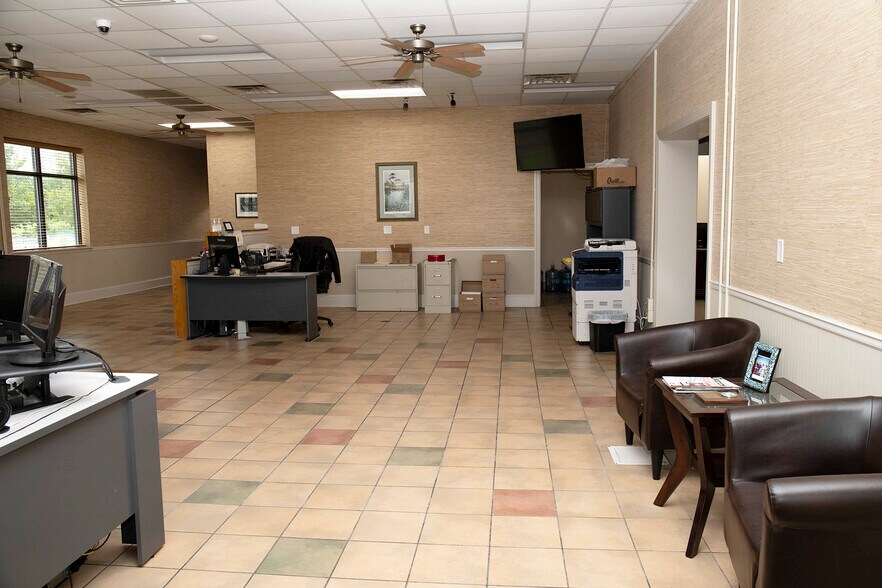 More Photos Of 204 S Main St, Federalsburg Storefront Retail Office For Sale