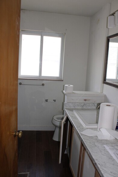 More Photos Of 4934-4936 Solar Dr, Columbus Multifamily For Sale