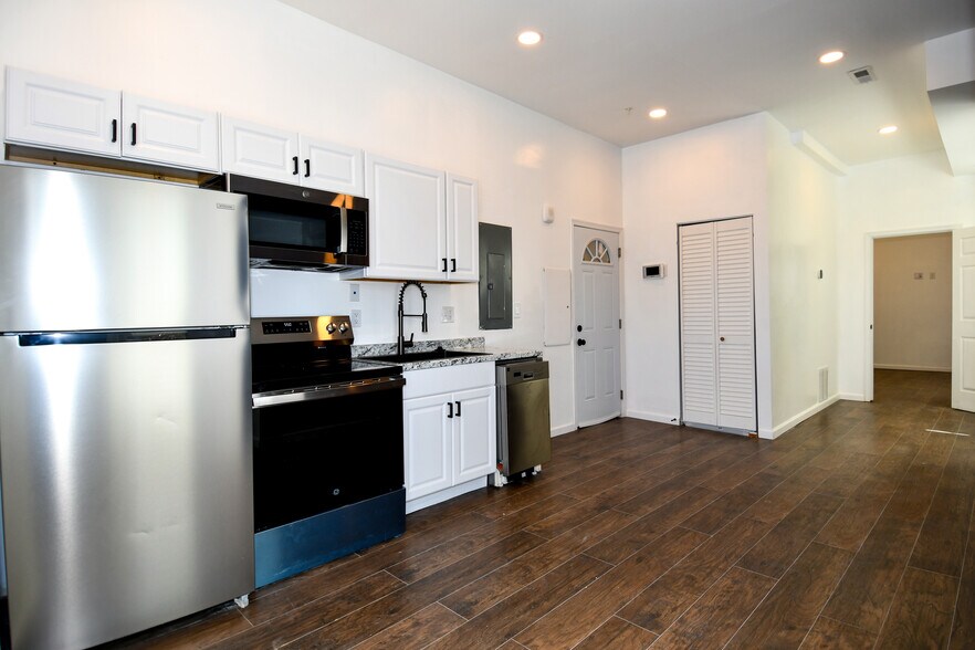 More Photos Of 2601 N Charles St, Baltimore Apartments For Sale