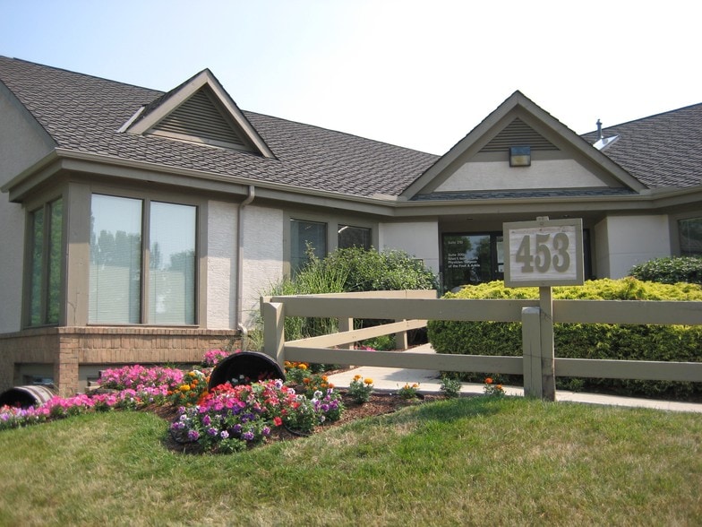 More Photos Of 453 Waterbury Ct, Gahanna Medical For Lease