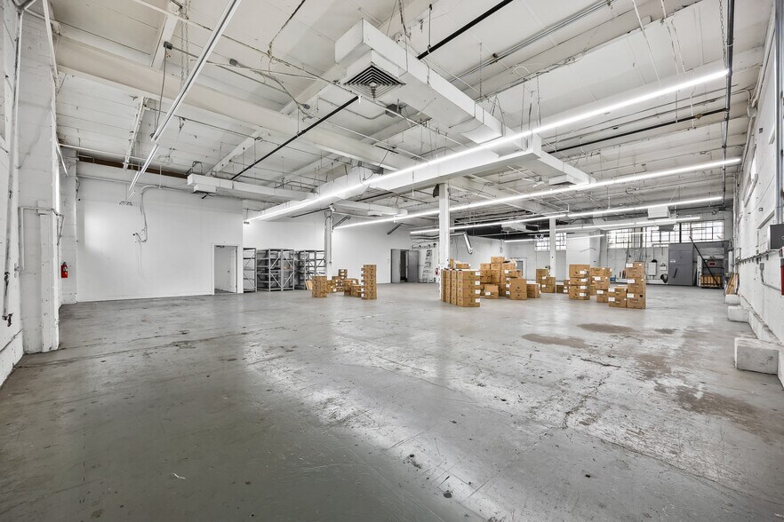 More Photos Of 59-48 55th St, Maspeth Manufacturing For Sale
