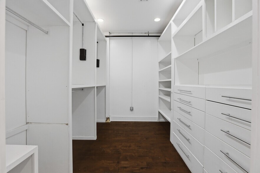 More Photos Of 122 E Randolph Ave, Enid Storefront Retail Residential For Sale