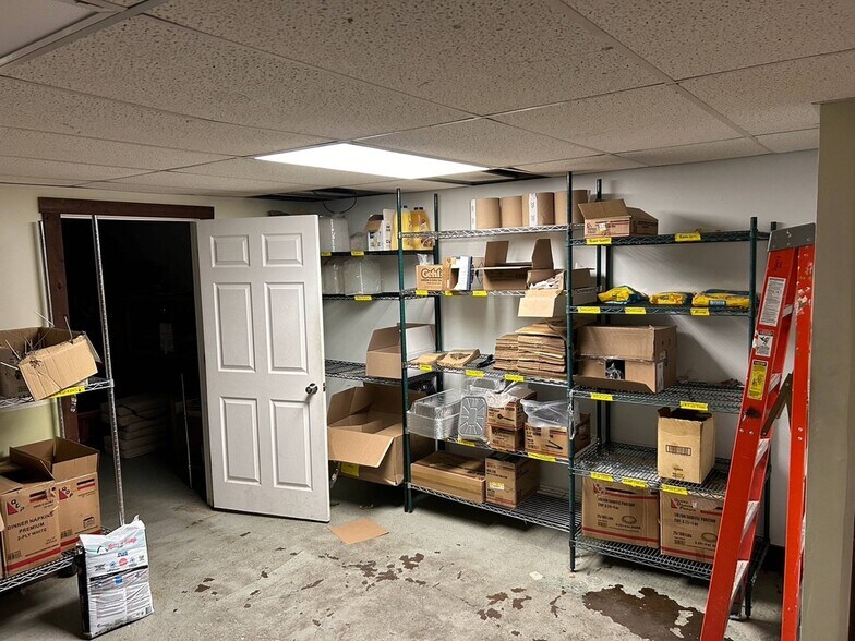 More Photos Of 801 Sixth St, Mendota Storefront Retail Residential For Sale