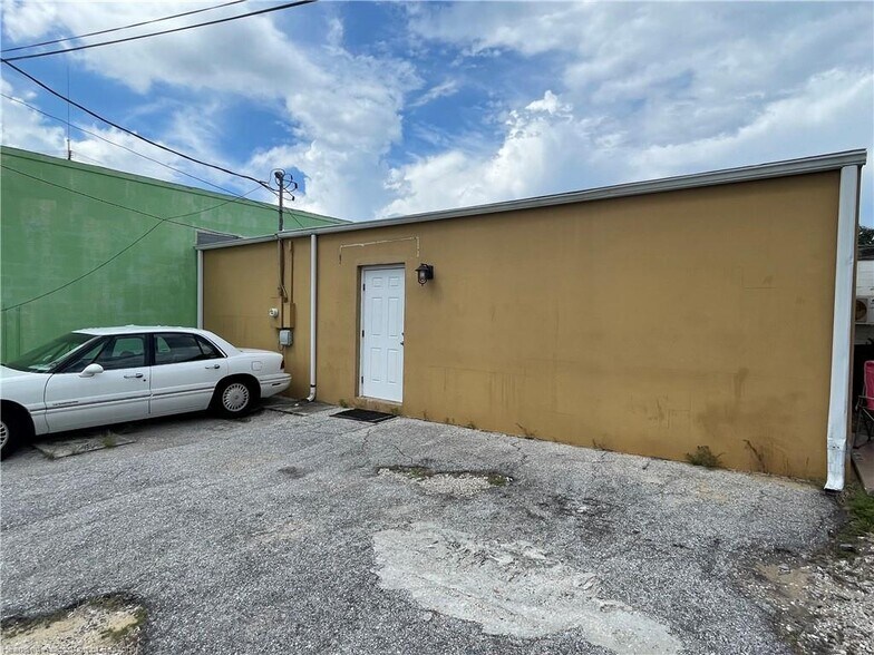 More Photos Of 230 Interlake Blvd, Lake Placid Storefront For Sale