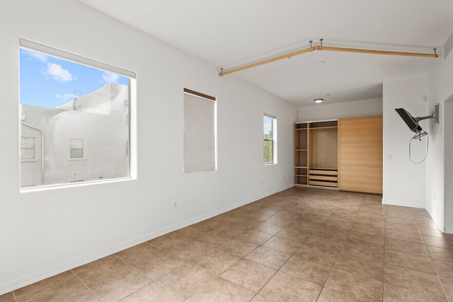 More Photos Of 610 E Roosevelt St, Phoenix Storefront Retail Residential For Sale