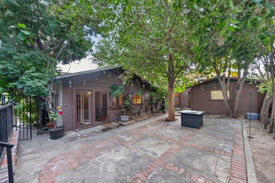 More Photos Of 119 S Adams St, Glendale Multifamily For Sale