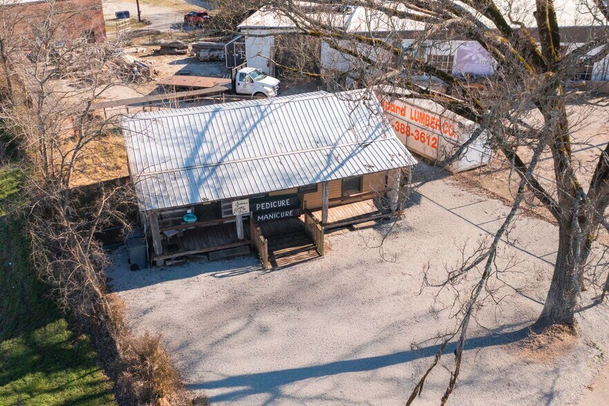 More Photos Of 1119 S Main St, Columbia Flex For Sale