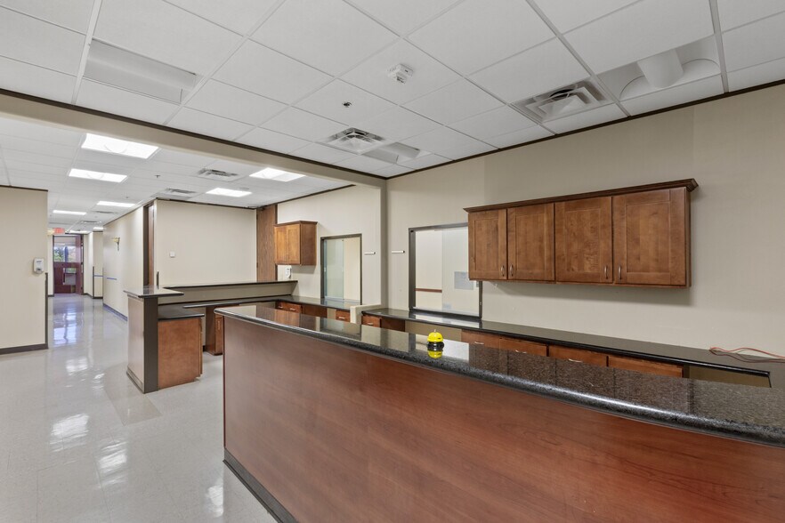 More Photos Of 7700 Main St, Houston Medical For Lease
