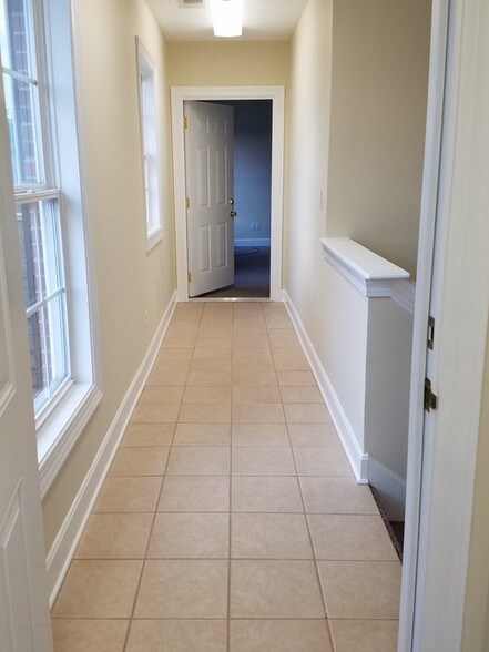 More Photos Of 7301 Fegenbush Ln, Louisville Office For Lease