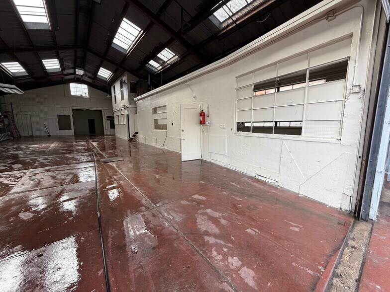 More Photos Of 2825 West St, Emeryville Warehouse For Sale