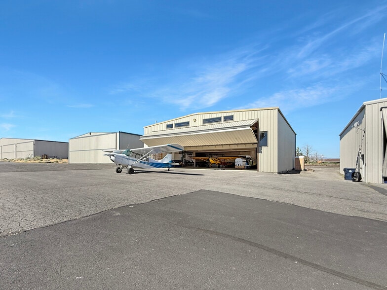 Primary Photo Of 63026 Powell Butte Hwy, Bend Airplane Hangar For Sale