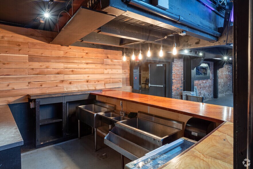 More Photos Of 2218 1st Ave, Seattle Bar For Sale