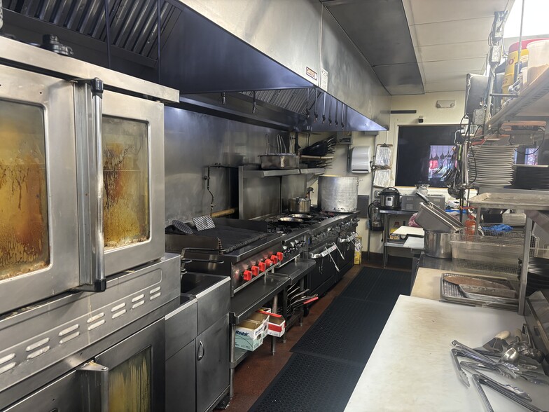 More Photos Of 474-484 Moody St, Waltham Storefront For Sale