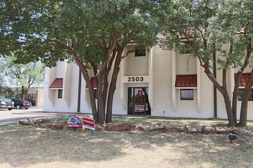More Photos Of 2503 74th St, Lubbock Office For Lease