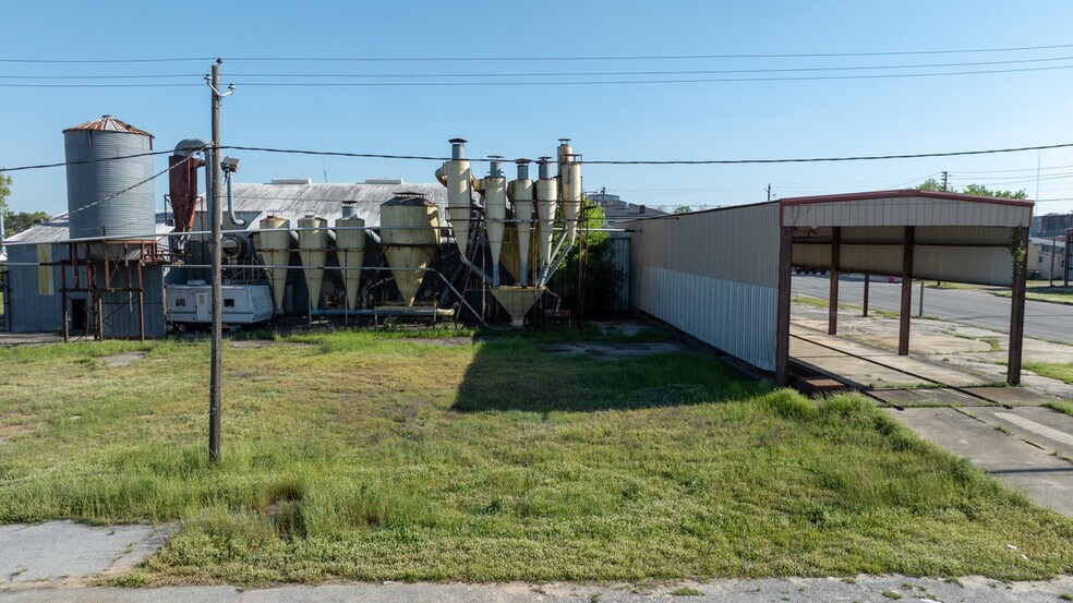 More Photos Of 68 First st, Hawkinsville Warehouse For Sale