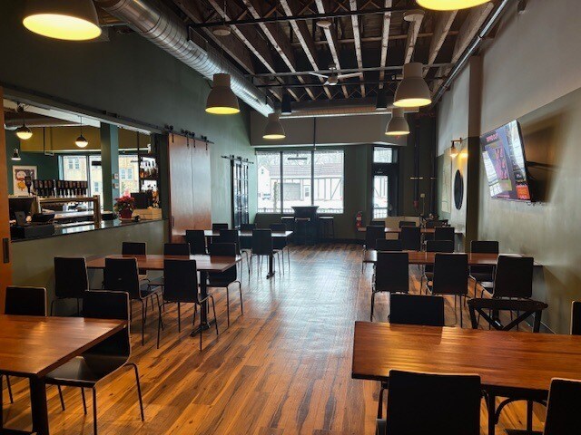 More Photos Of 973 Smith Ave S, Saint Paul Freestanding For Sale