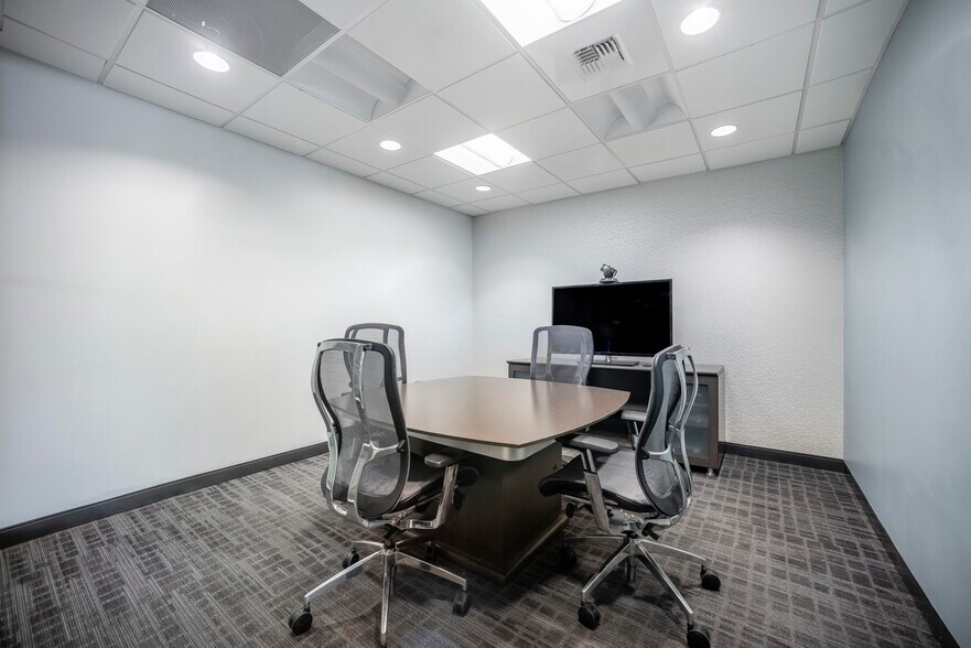 More Photos Of 16501 Ventura Blvd, Encino Coworking Space