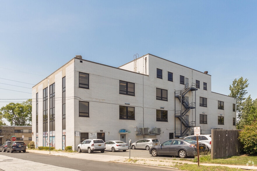 More Photos Of 71 S Central Ave, Valley Stream Office For Sale