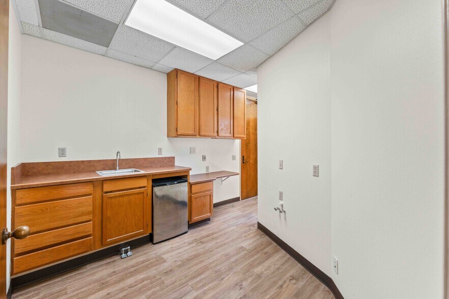 More Photos Of 504 W Pueblo St, Santa Barbara Medical For Sale