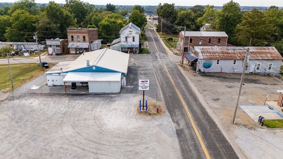 More Photos Of 4053 Hwy E, Oak Ridge Storefront For Sale