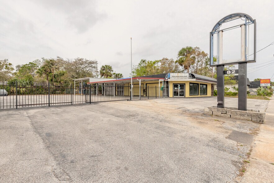 More Photos Of 82 N Yonge St, Ormond Beach General Retail For Sale