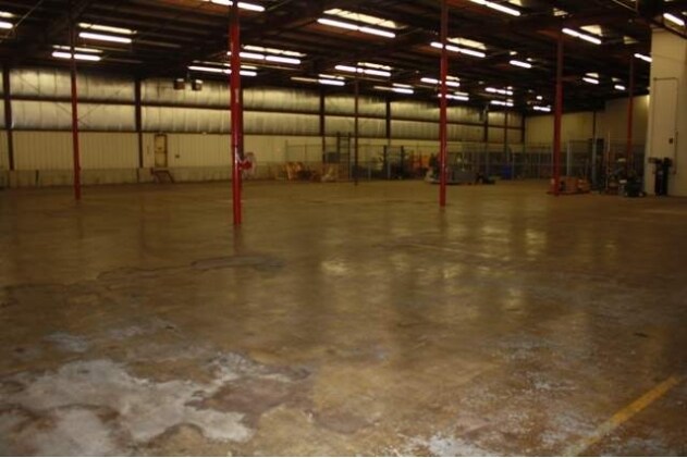 More Photos Of 827 W Progress Dr, Dixon Manufacturing For Sale