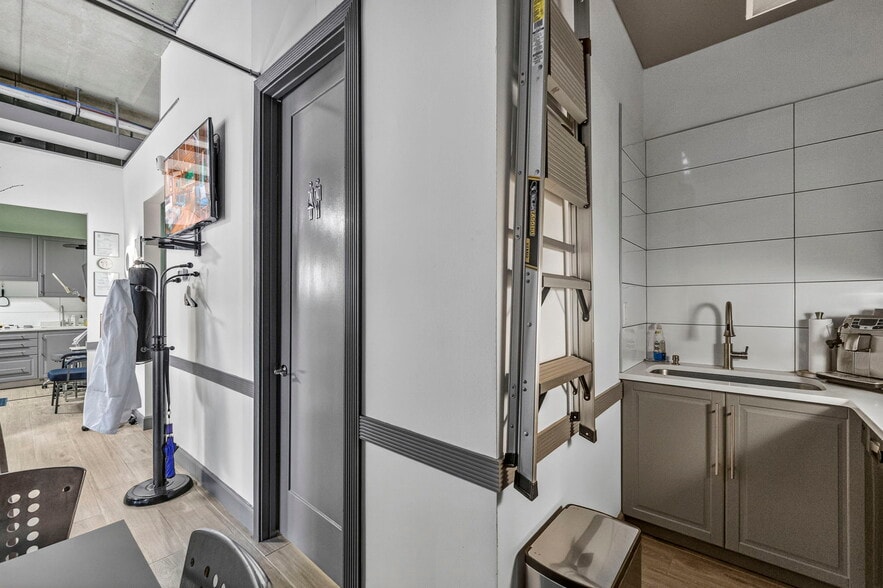 More Photos Of 1033-1077 River Rd, Edgewater Apartments For Sale