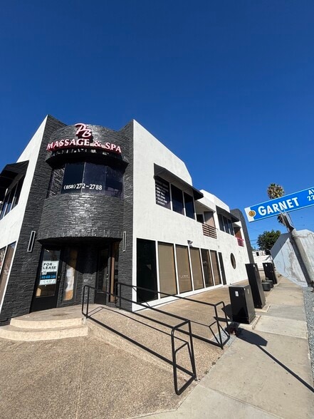 More Photos Of 2280 Garnet Ave, San Diego General Retail For Lease