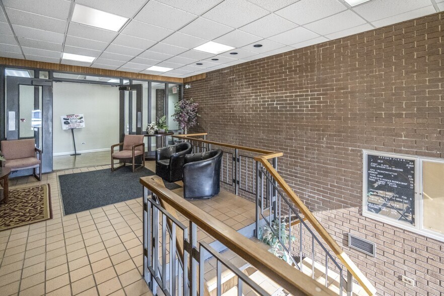 More Photos Of 3612 Lincoln Hwy, Olympia Fields Office For Lease